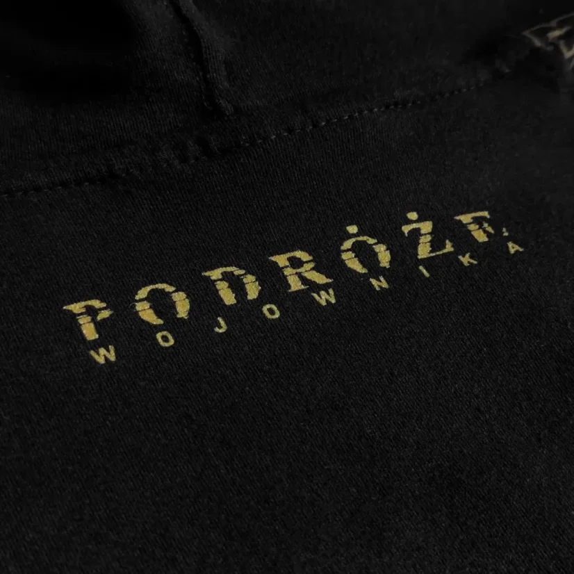 Pánská mikina s kapucí PODRÓŻE WOJOWNIKA LOGO